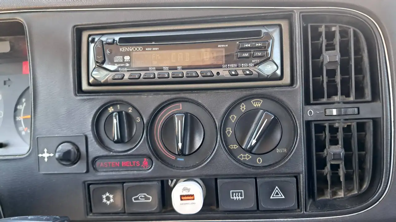 Saab 900i, foto 6