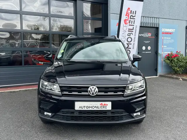 Volkswagen Tiguan view 3
