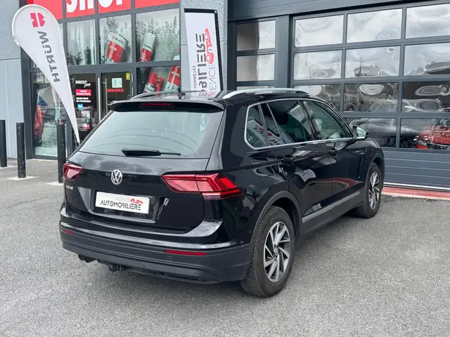 Volkswagen Tiguan view 5