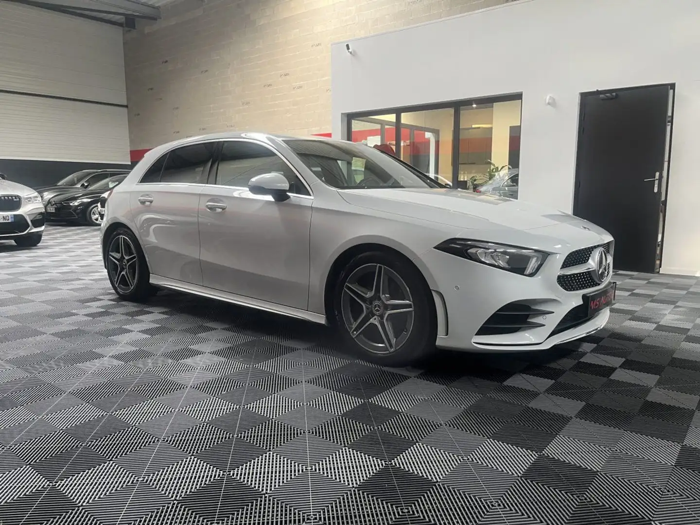 Mercedes-Benz A 200 200 d 150ch AMG Line 8G-DCT - 2
