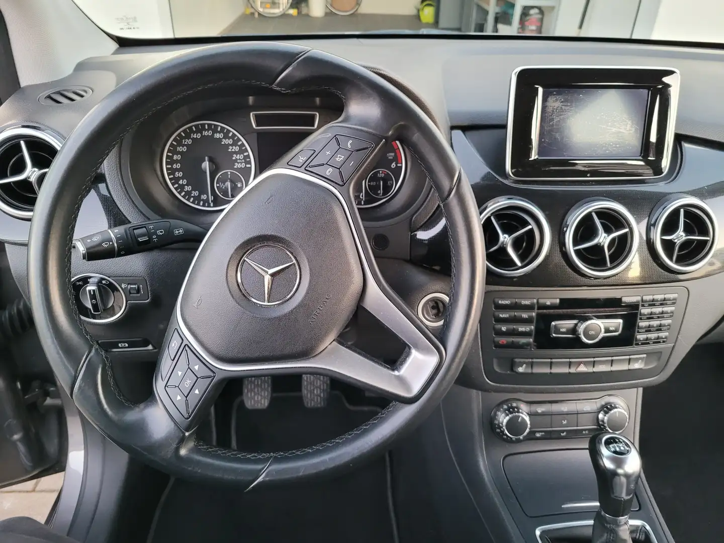 Mercedes-Benz 180 180d, Navi, Rückfahrkamera, Sitzkomfortpaket, Gris - 1