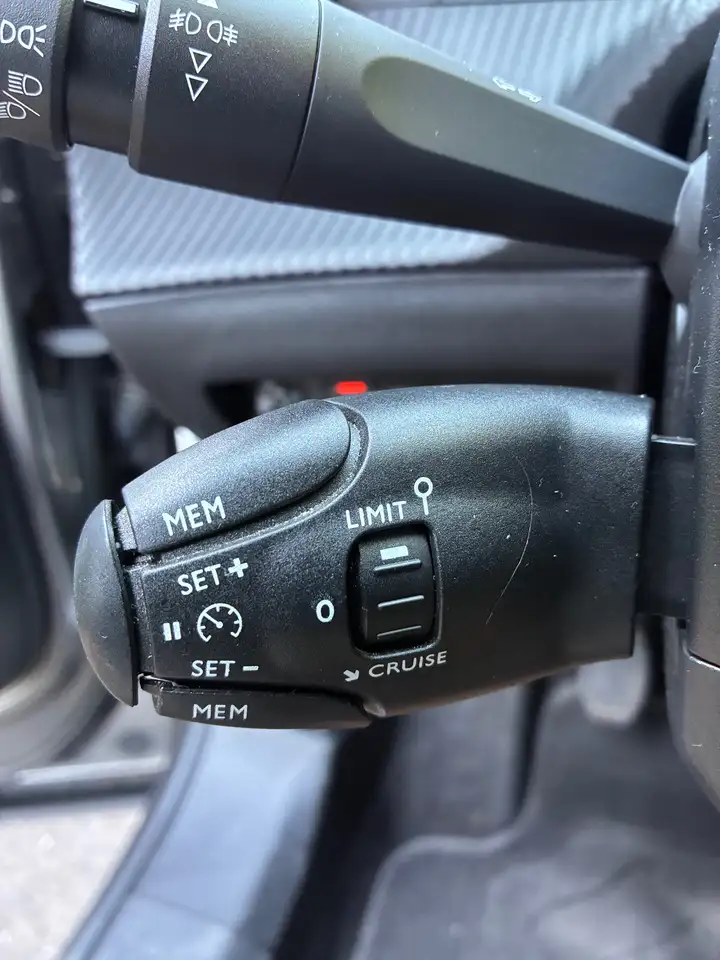 Peugeot 2008 1.2i Active Pack S&S -GPS/Carplay/Multi/Régul/Airco/JA, миниатюра 12
