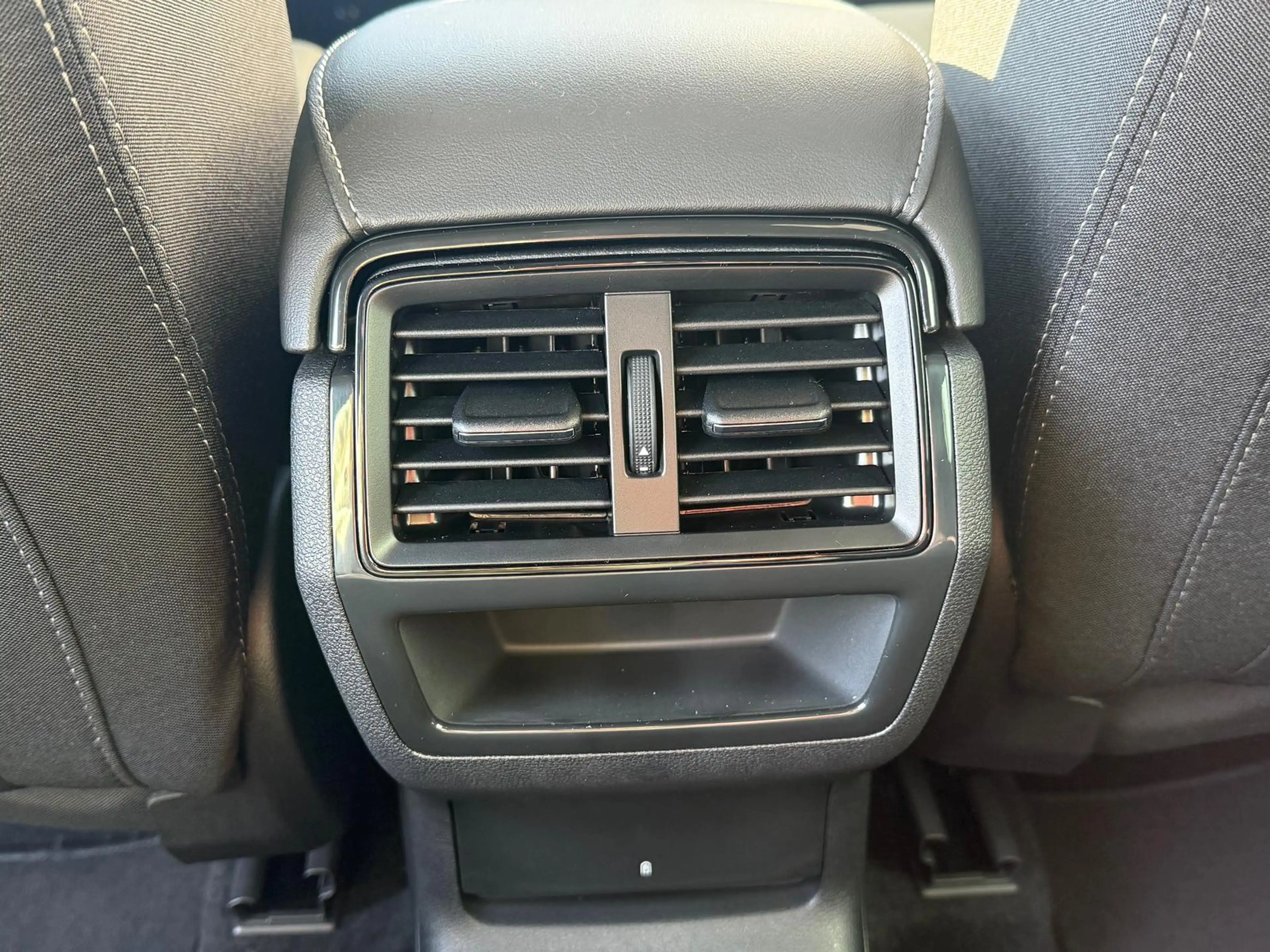 Skoda Karoq Sportline 1.5TSI DSG MATRIX/AHK/ACC/NAVI — photo 14