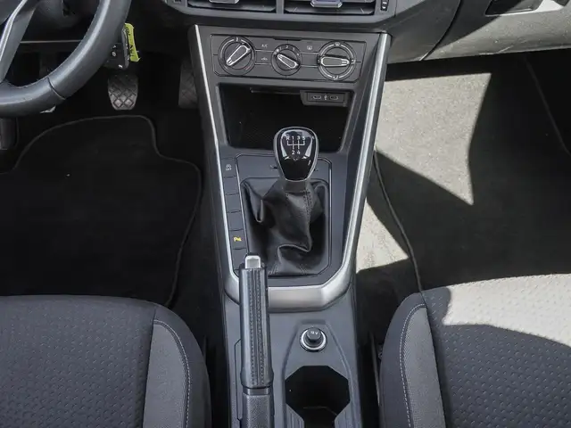 Volkswagen Polo view 13
