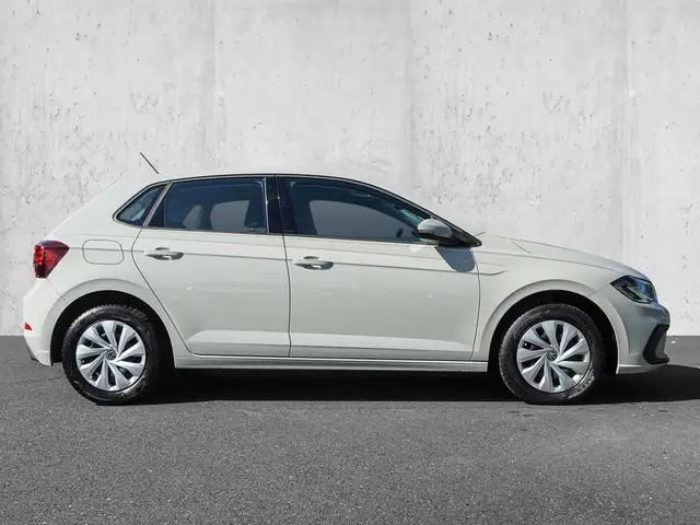 Volkswagen Polo view 5