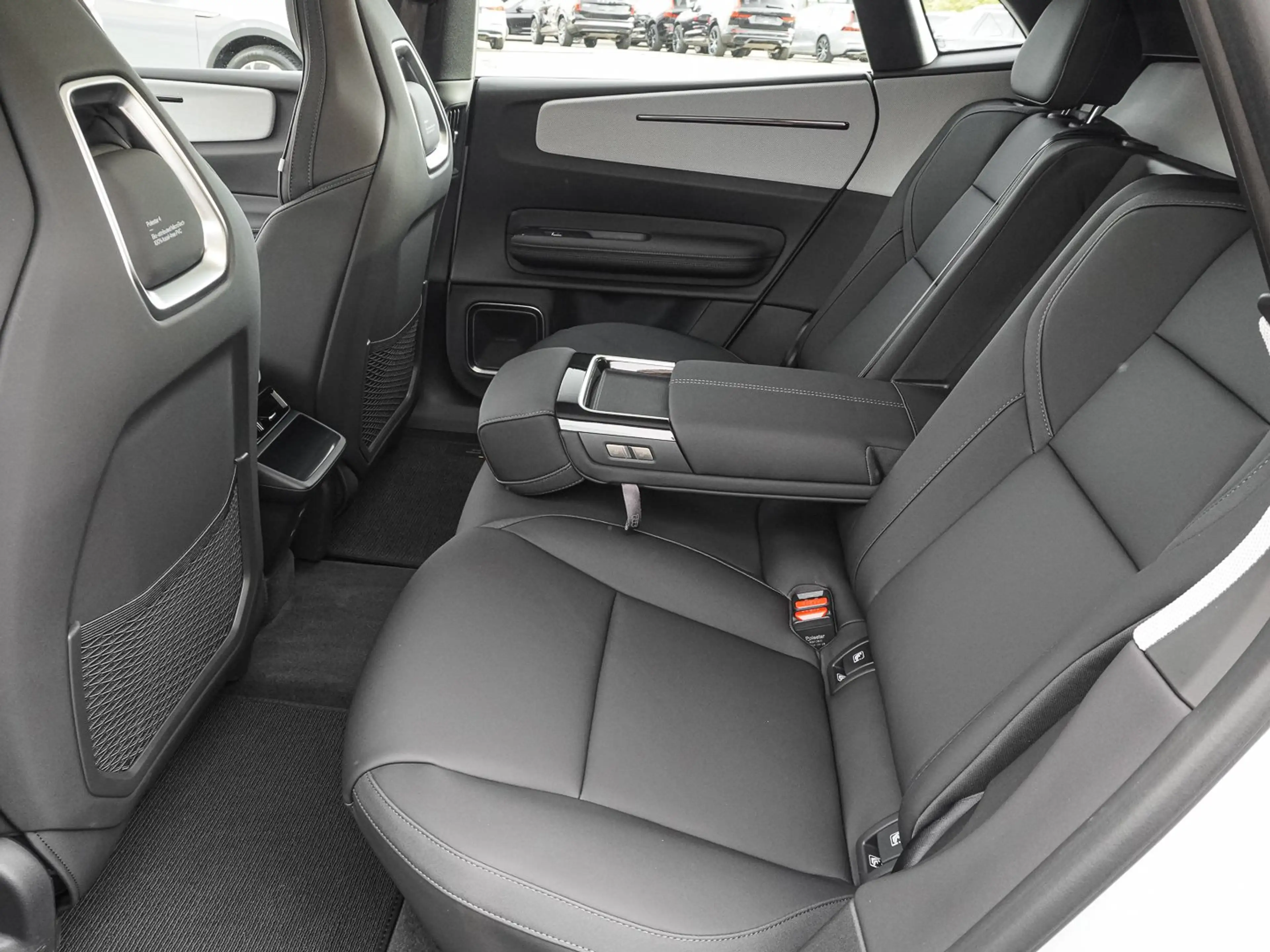 Polestar 4 100 kWh Long Range Single — photo 17