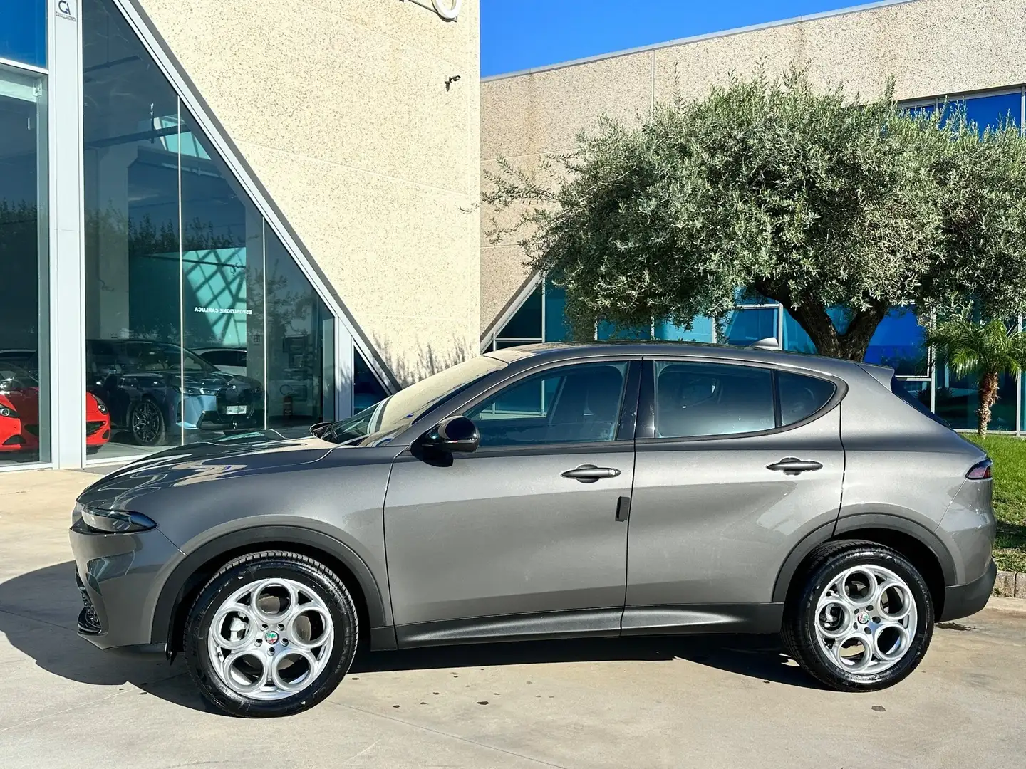 Alfa Romeo Tonale Sprint 130cv possibilità noleggio no scoring Gri - 2