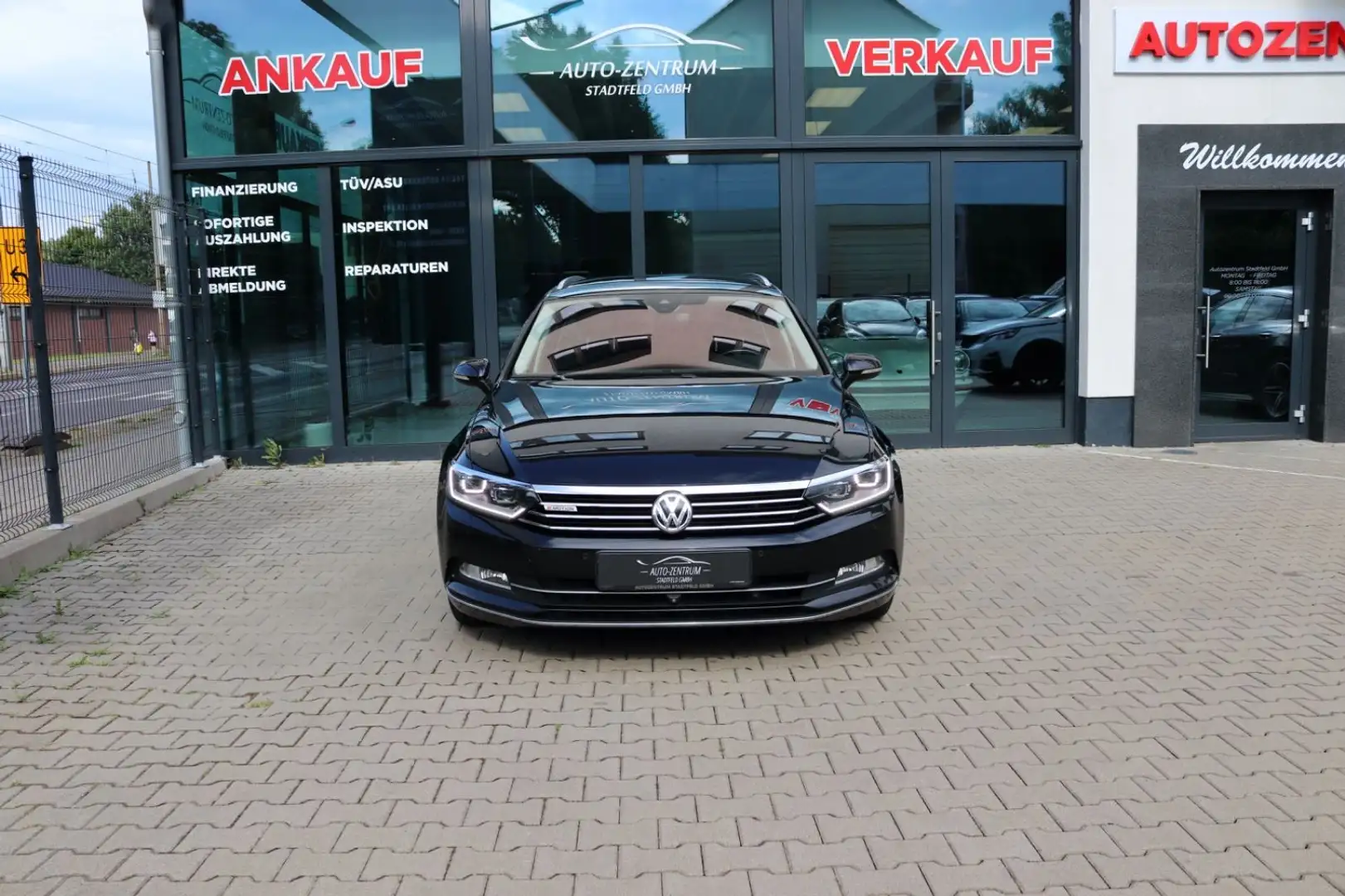 Volkswagen Passat Variant Highline BMT 4Motion 360° Digital Zwart - 2