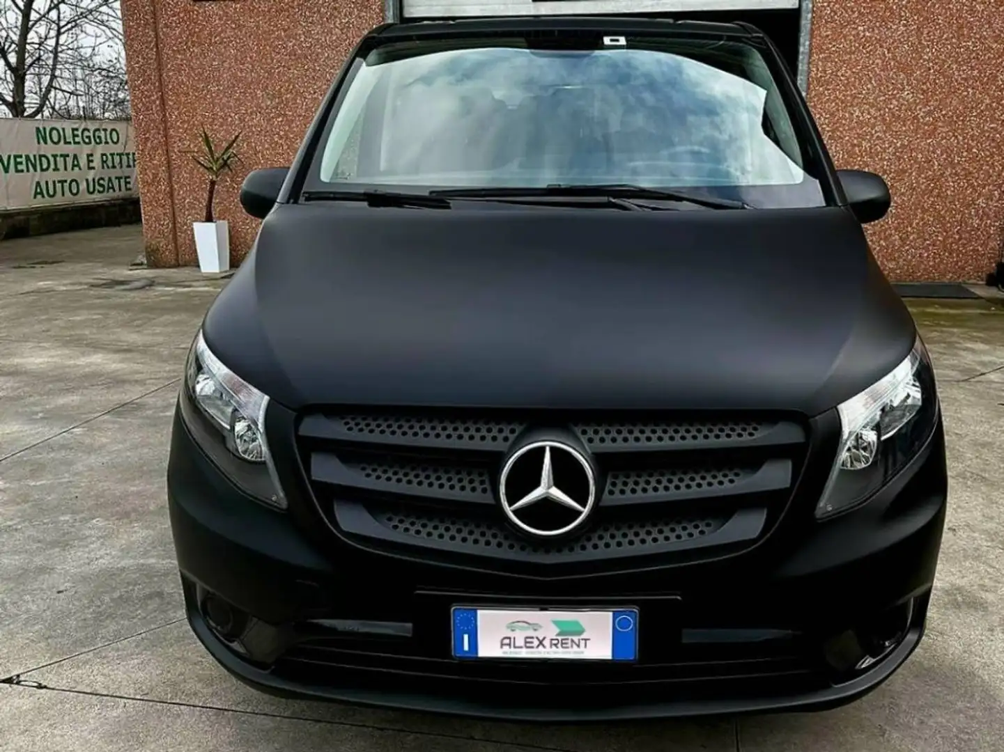 Mercedes-Benz Vito Negro - 2