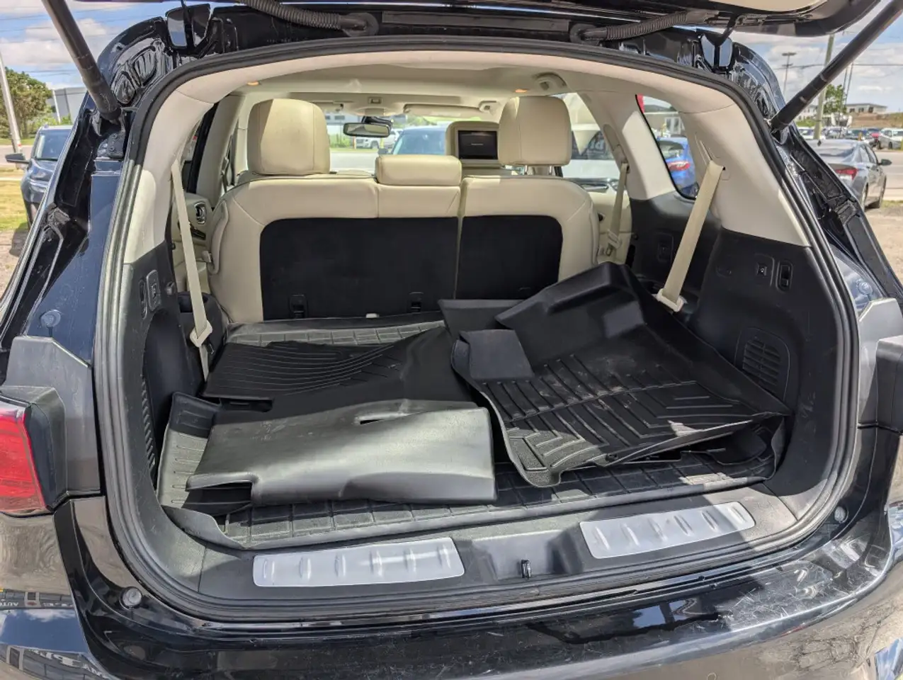 Infiniti QX60 снимка Infiniti QX60