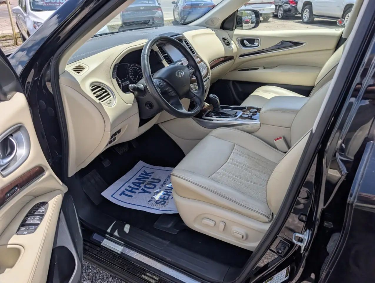 Infiniti QX60 снимка Infiniti QX60