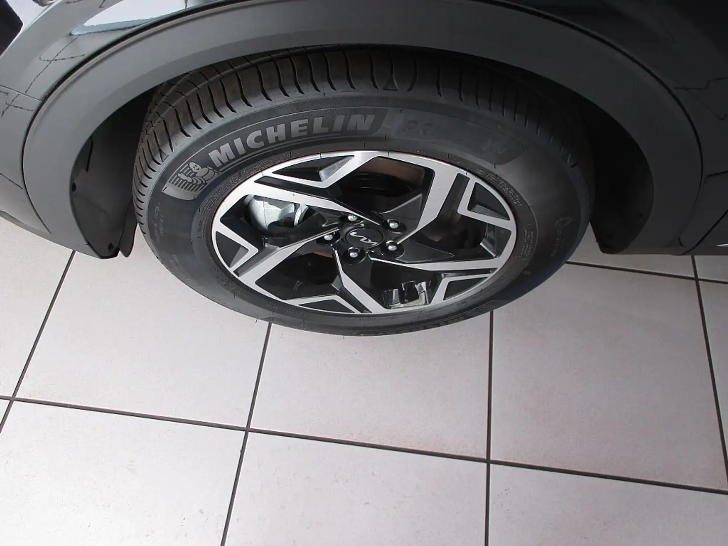 Kia Sportage 1,6 CRDI 48V Silber Schwarz - 2