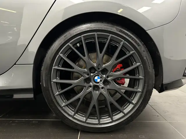 BMW 1 Series view 6