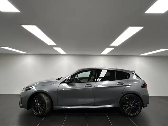 BMW 1 Series view 2