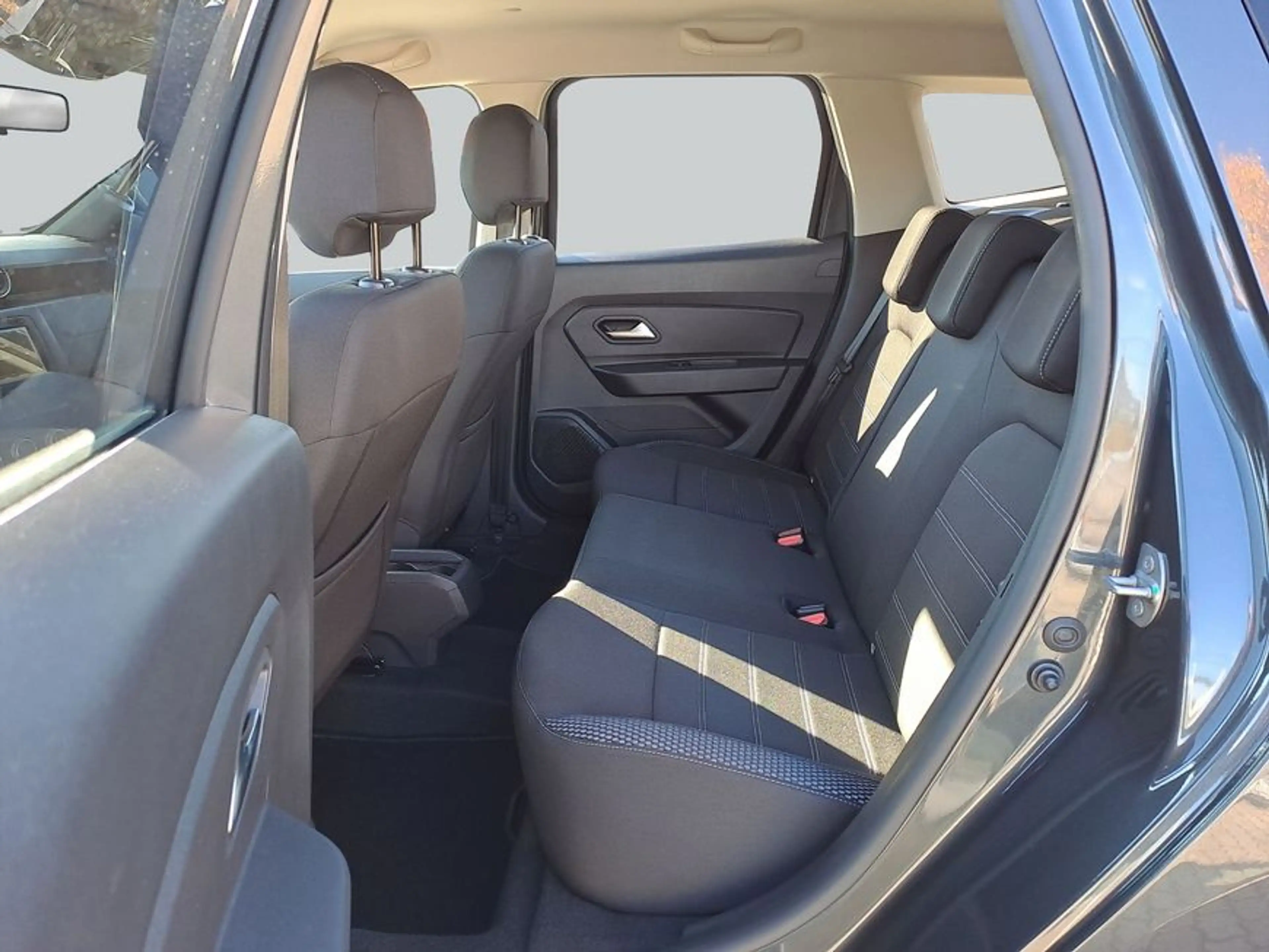 Dacia Duster TCe 130 2WD GPF Prestige NAVI*DAB*RFC — photo 11