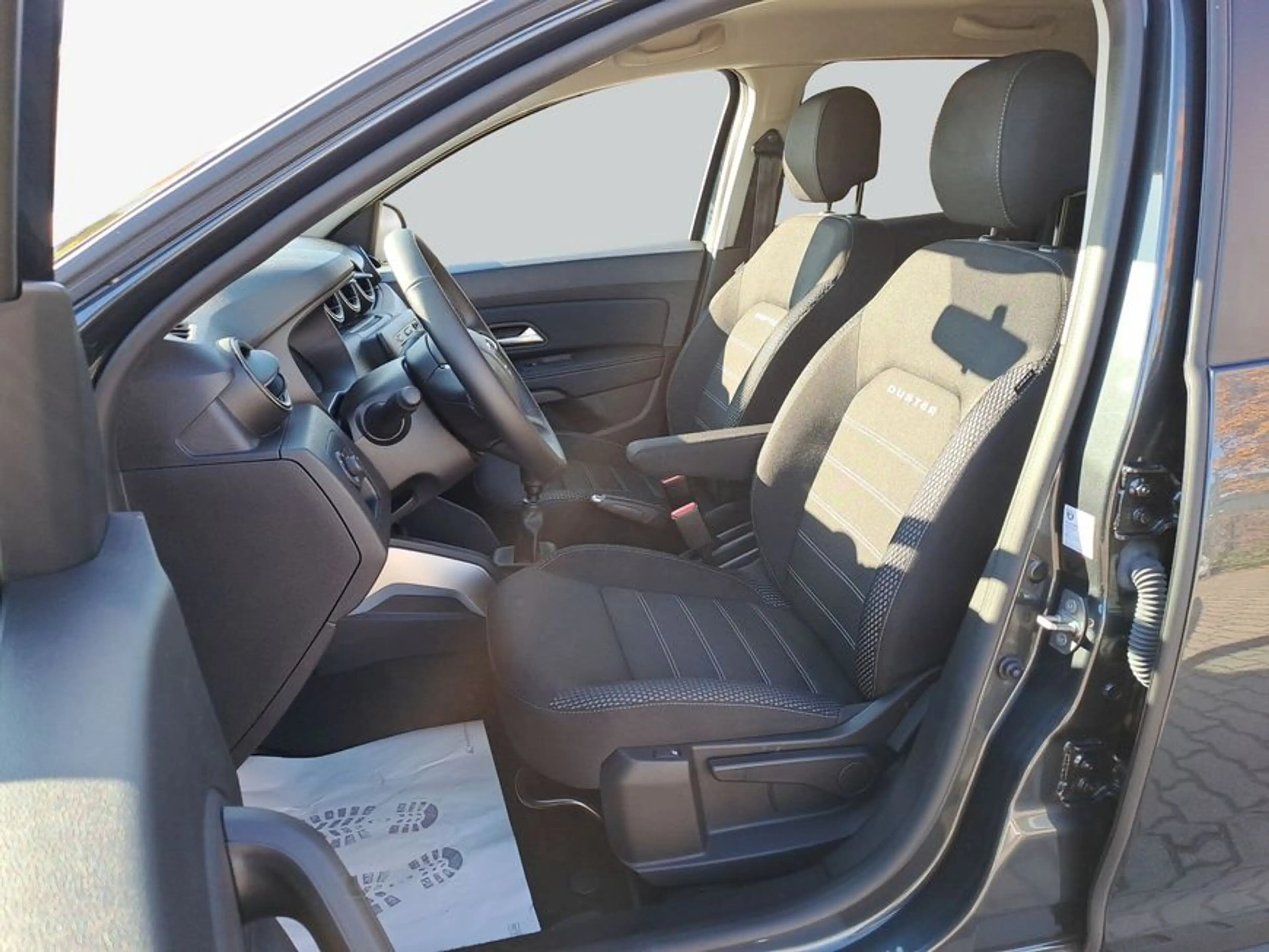 Dacia Duster TCe 130 2WD GPF Prestige NAVI*DAB*RFC — photo 10