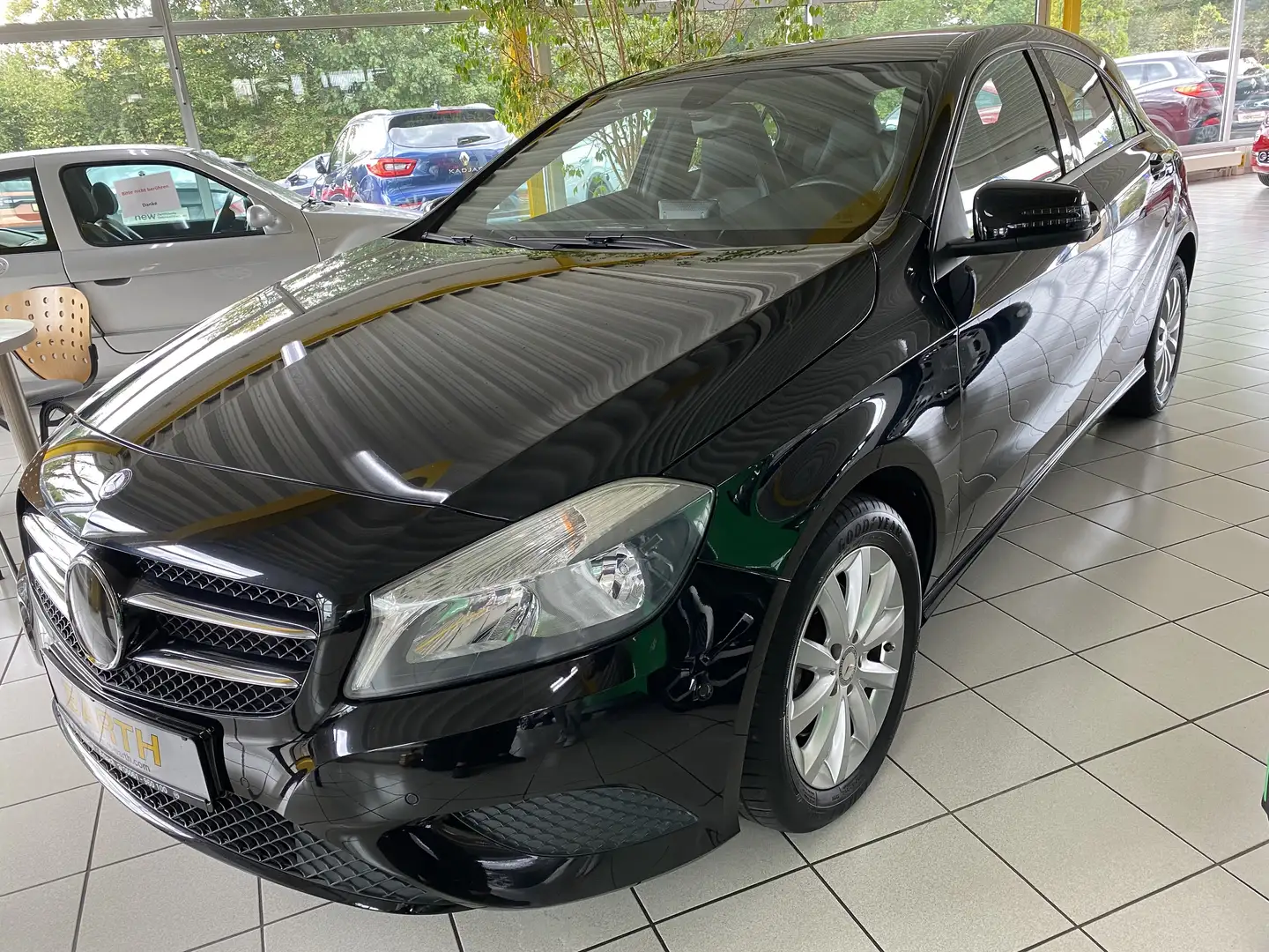 Mercedes-Benz A 200 A 200 BlueEfficiency (176.043) Schwarz - 2