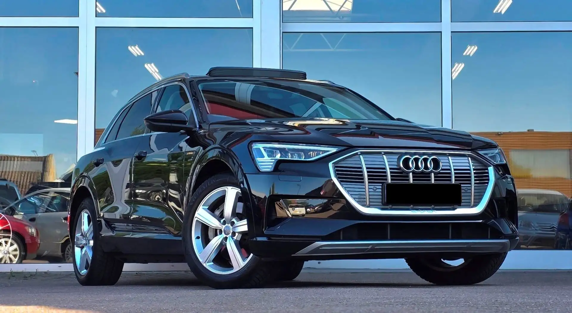 Audi e-tron 71 kWh 50 Quattro Advanced Noir - 1