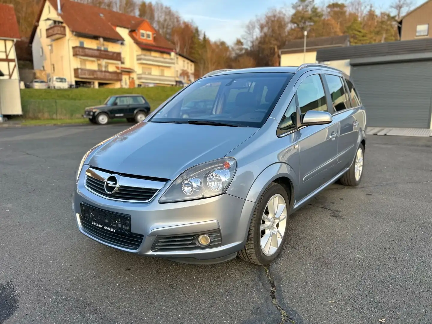 Opel Zafira 2.2 7-SITZER/AHK/KLIMA/TEMPO/NAVI/TÜV NEU - 1