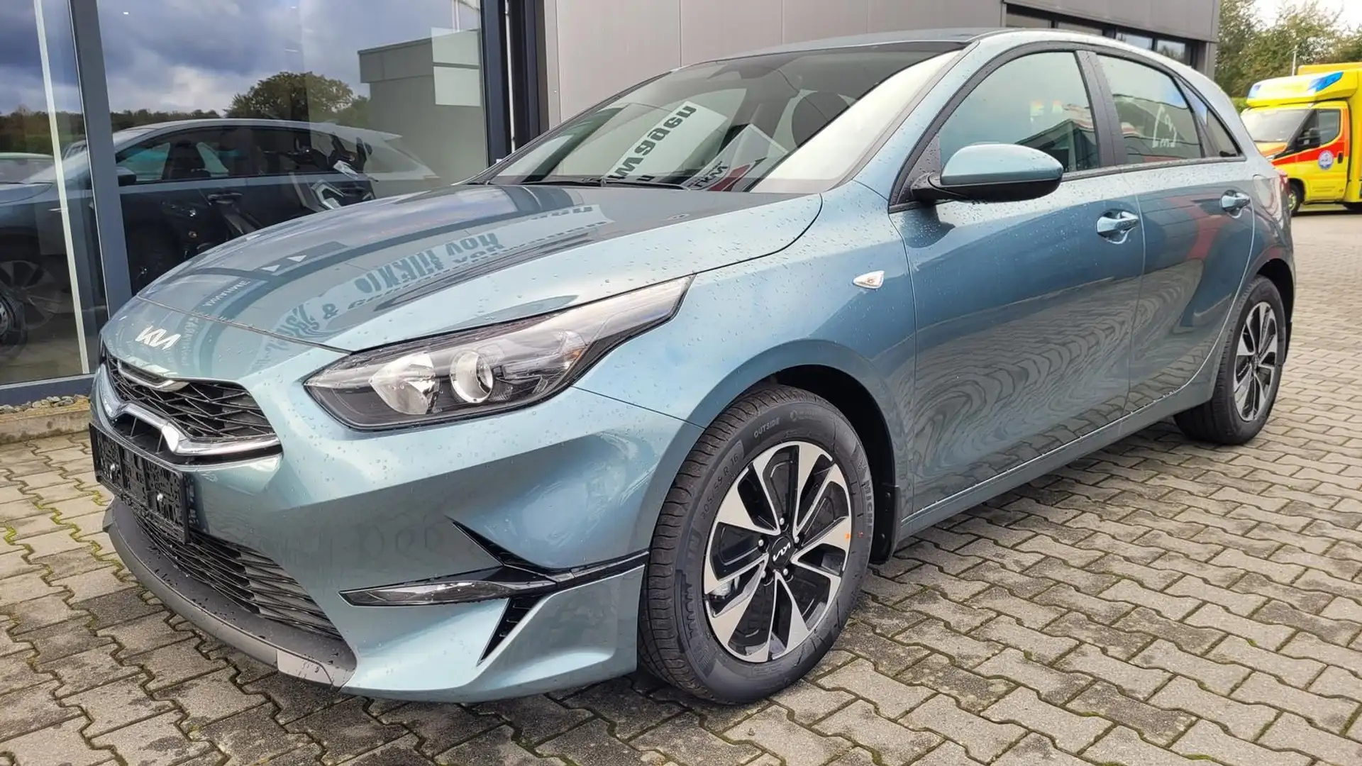 Kia Ceed / cee'd Ceed Spin AT*Navi*Shzg*Lhzg*PDC*Cam*16Zoll* Grau - 1