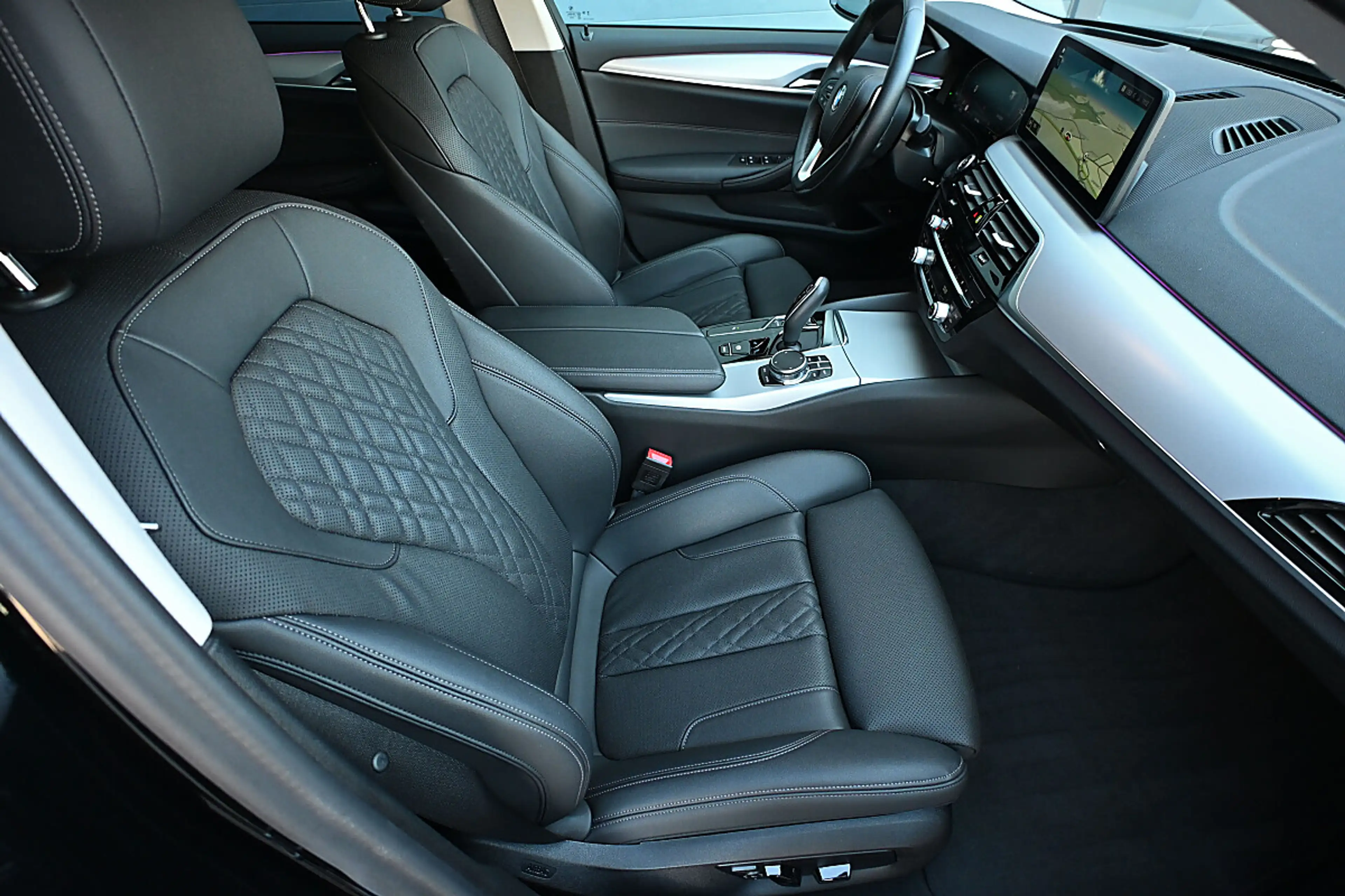 BMW 520 d 48 V Touring Aut. Laserlicht, HeadUp, HiFi, K... — photo 10