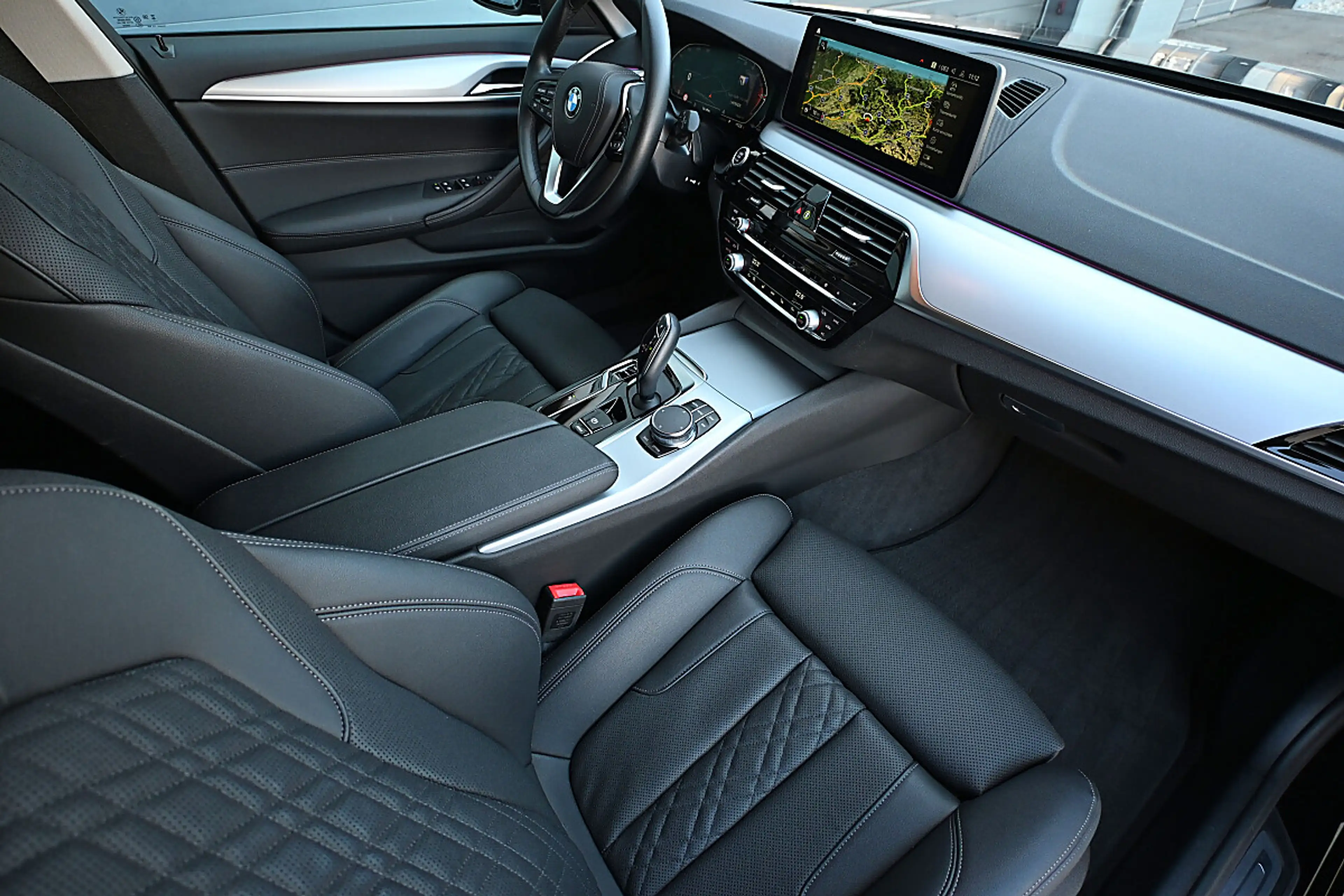 BMW 520 d 48 V Touring Aut. Laserlicht, HeadUp, HiFi, K... — photo 4