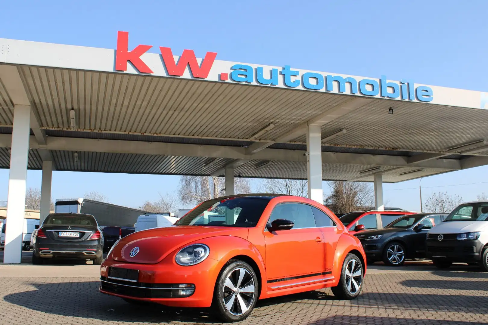Volkswagen Beetle Lim. Club BMT,Bi-Xenon,Navi,Kamera,18"Alu Oranžová - 1