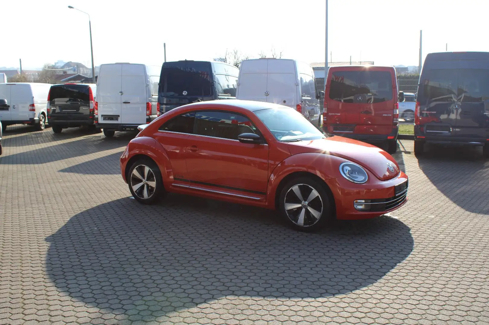 Volkswagen Beetle Lim. Club BMT,Bi-Xenon,Navi,Kamera,18"Alu Oranje - 2