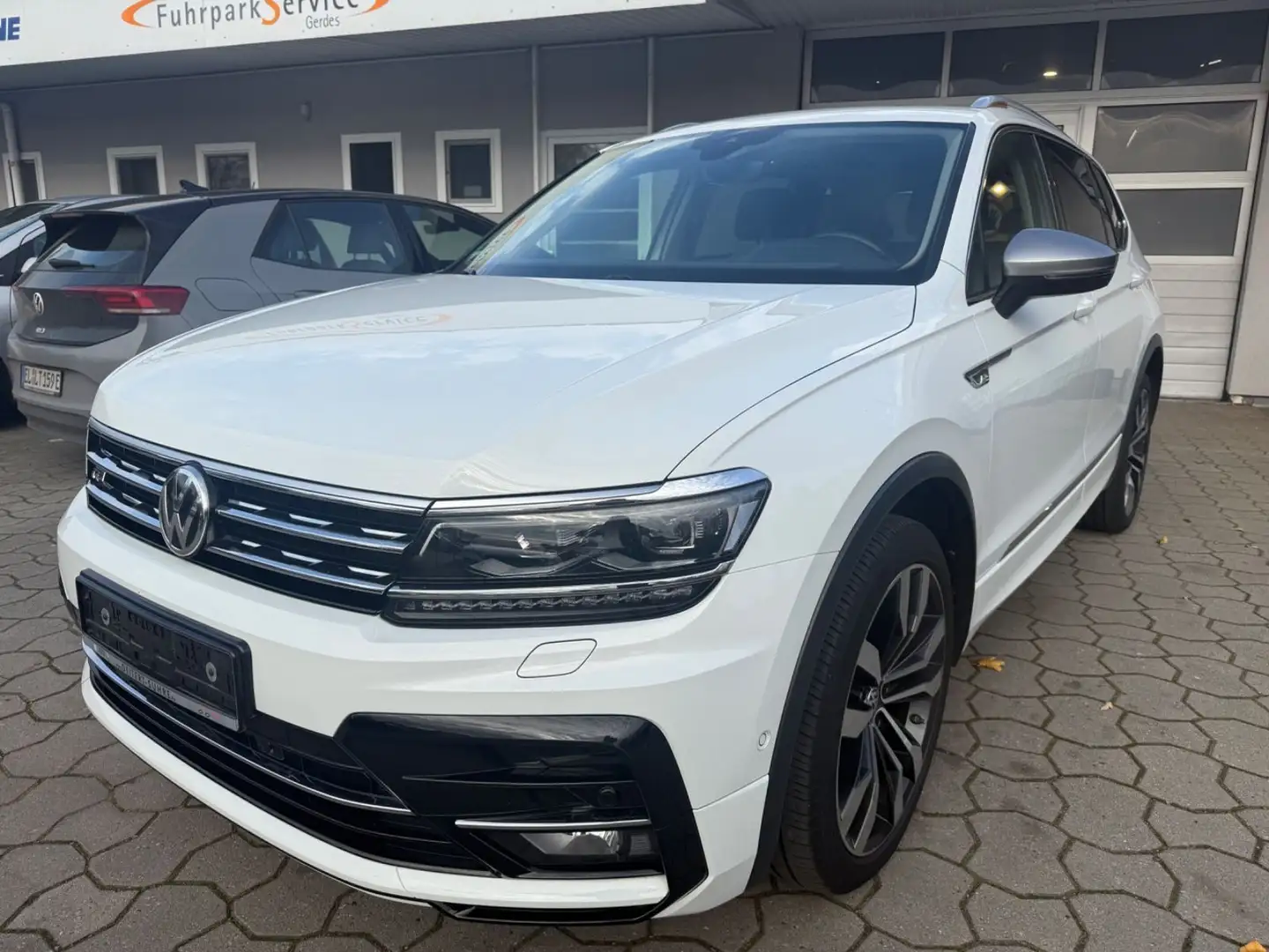 Volkswagen Tiguan Allspace Highline 4Motion R-Line AHK Head Weiß - 2