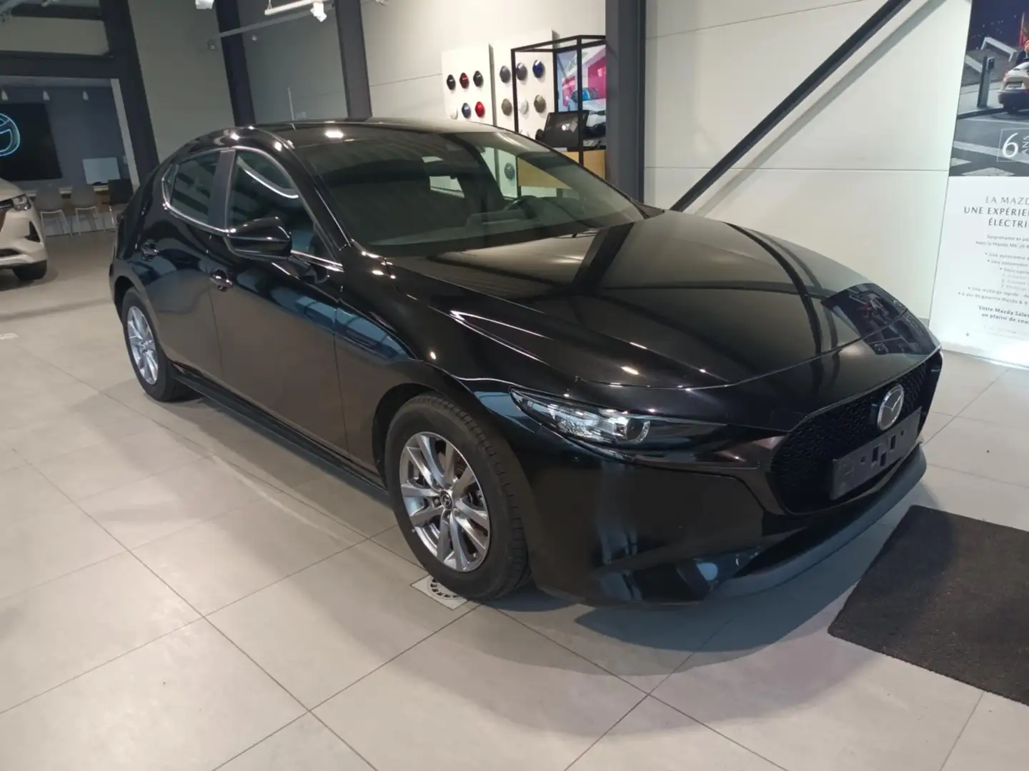 Mazda 3 3 Hatchback 2.0i e-Skyactiv-G Skymove Noir - 2