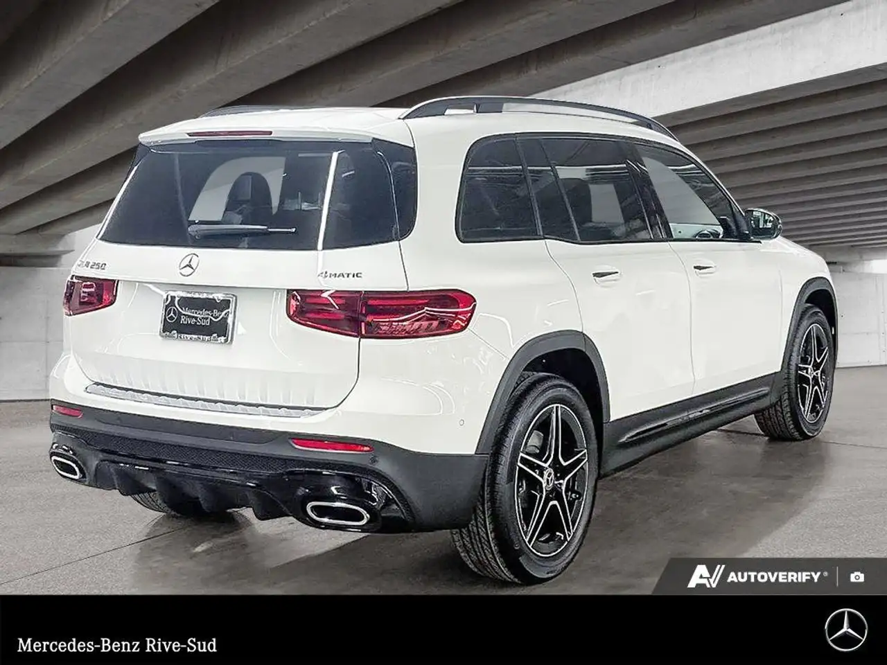 Mercedes-Benz GLB снимка Mercedes-Benz GLB