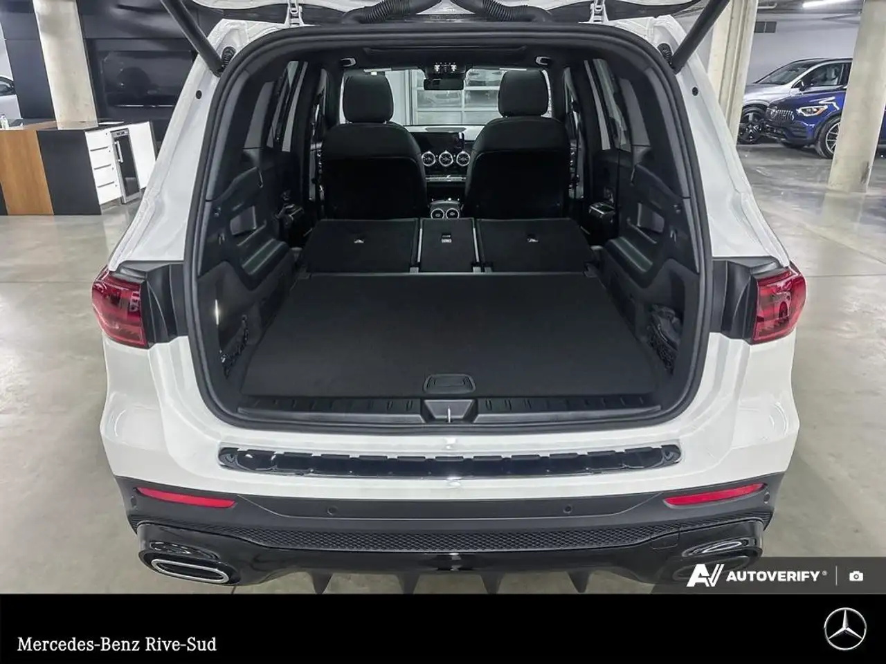 Mercedes-Benz GLB снимка Mercedes-Benz GLB