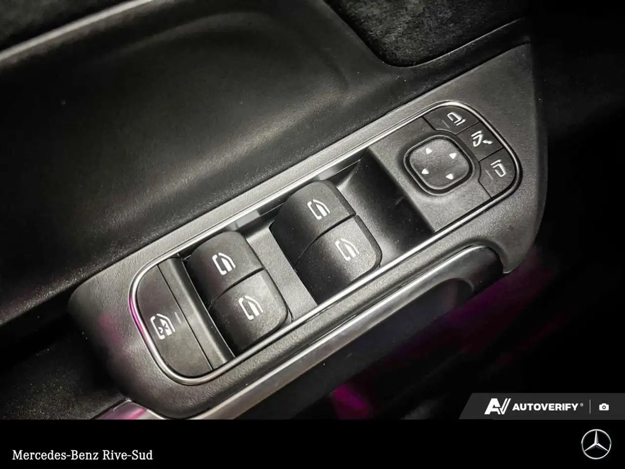 Mercedes-Benz GLB снимка Mercedes-Benz GLB