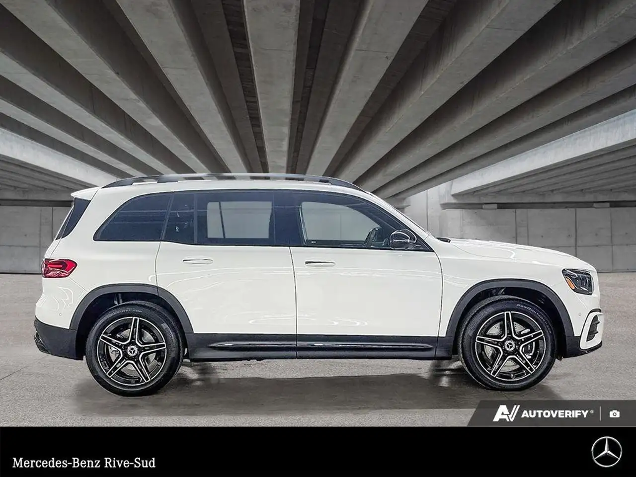Mercedes-Benz GLB снимка Mercedes-Benz GLB
