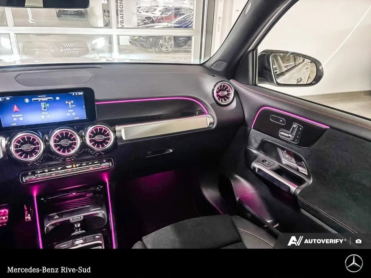 Mercedes-Benz GLB снимка Mercedes-Benz GLB