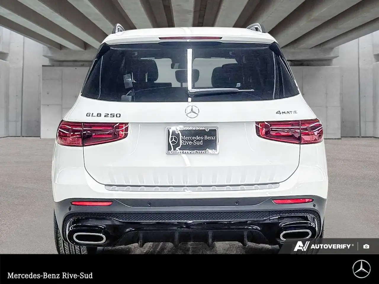 Mercedes-Benz GLB снимка Mercedes-Benz GLB
