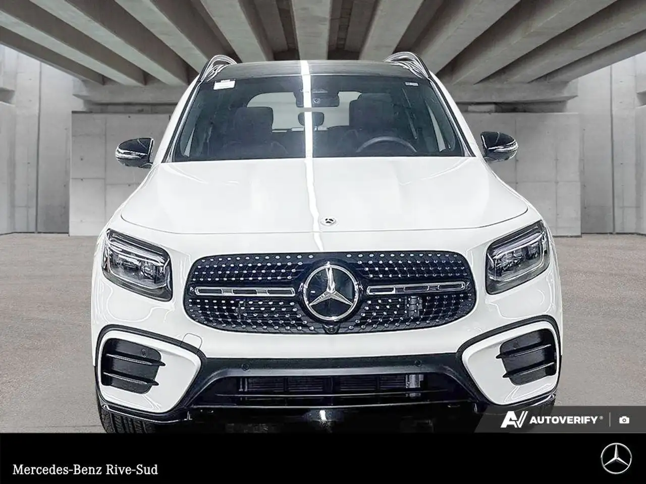 Mercedes-Benz GLB снимка Mercedes-Benz GLB