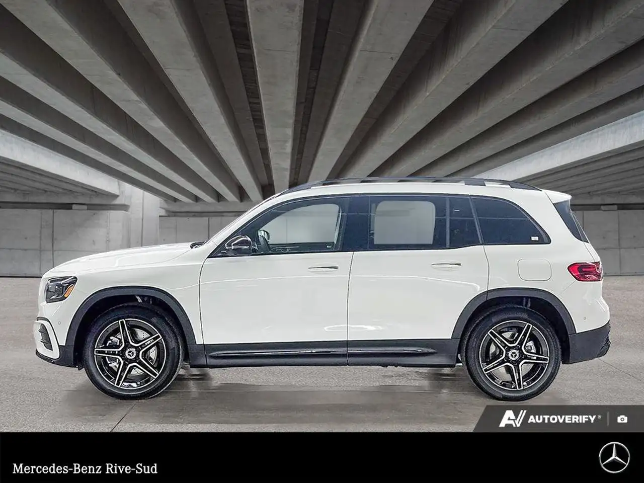 Mercedes-Benz GLB снимка Mercedes-Benz GLB