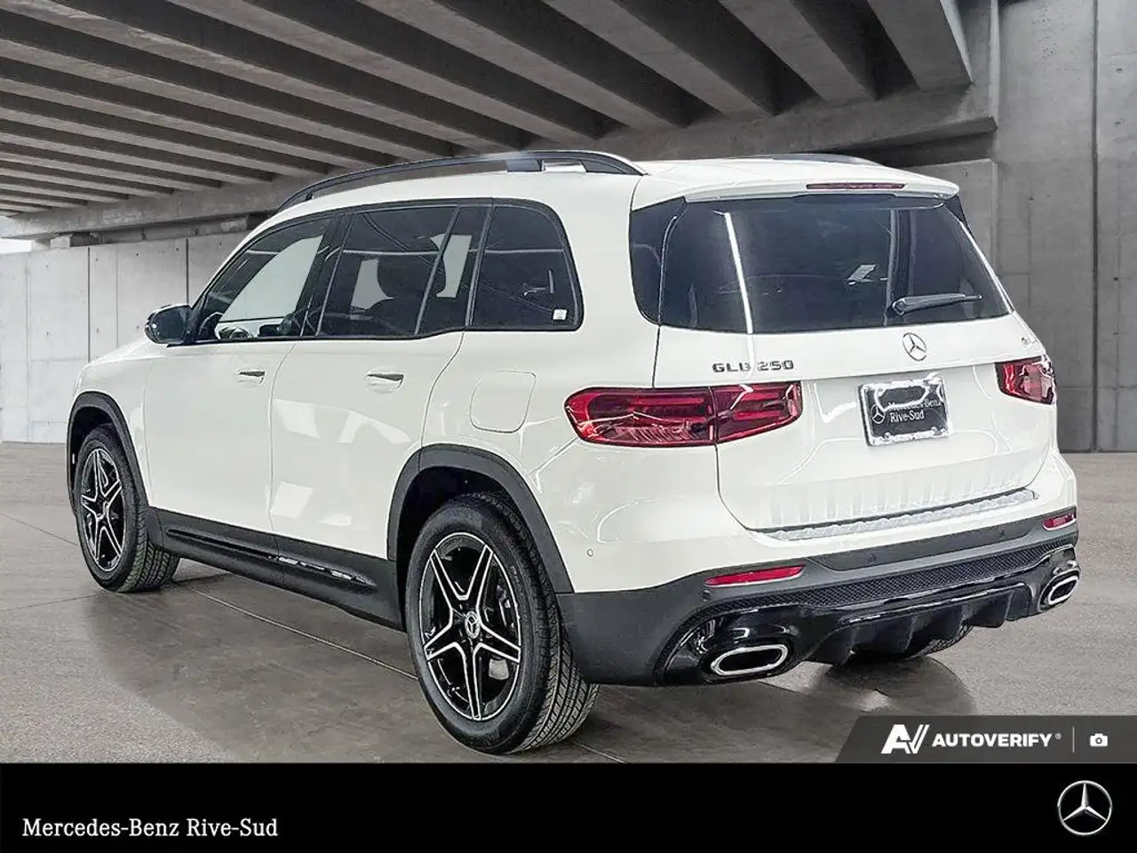 Mercedes-Benz GLB снимка Mercedes-Benz GLB
