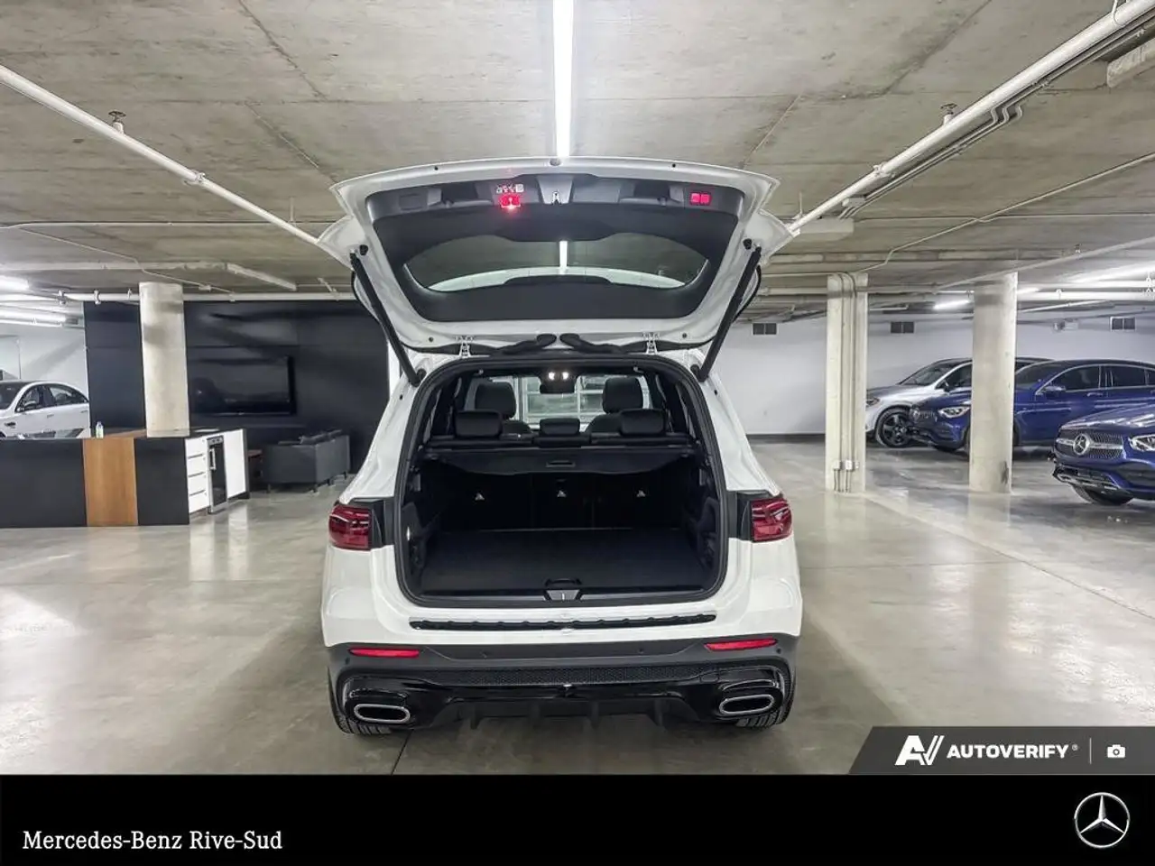 Mercedes-Benz GLB снимка Mercedes-Benz GLB