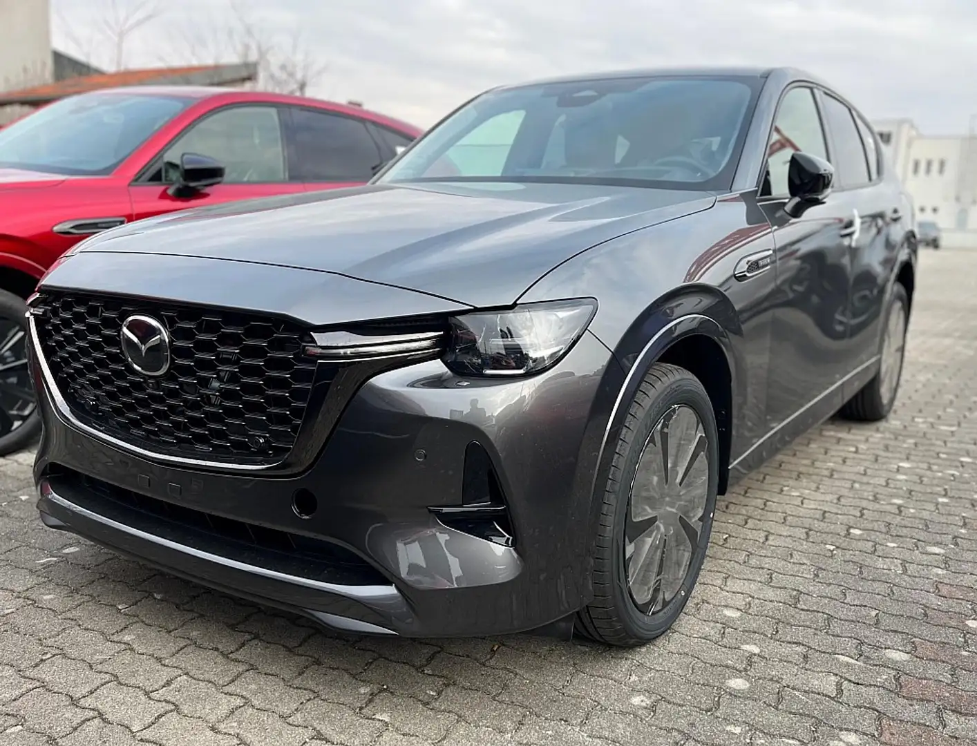 Mazda CX-60 2.5L e-SKYACTIV PHEV AWD HOMURA PLUS Aut. Grau - 1