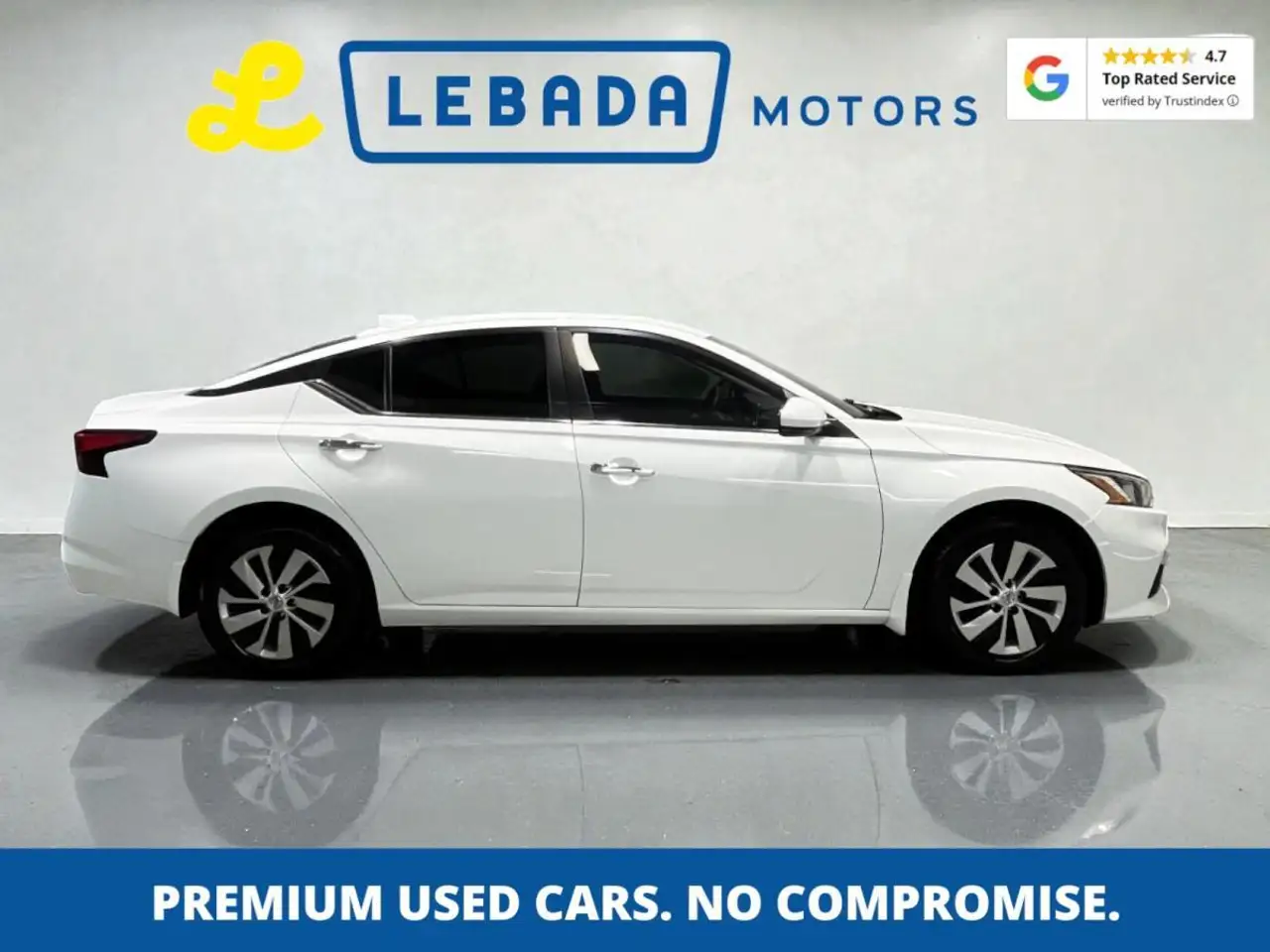 Nissan Altima снимка Nissan Altima