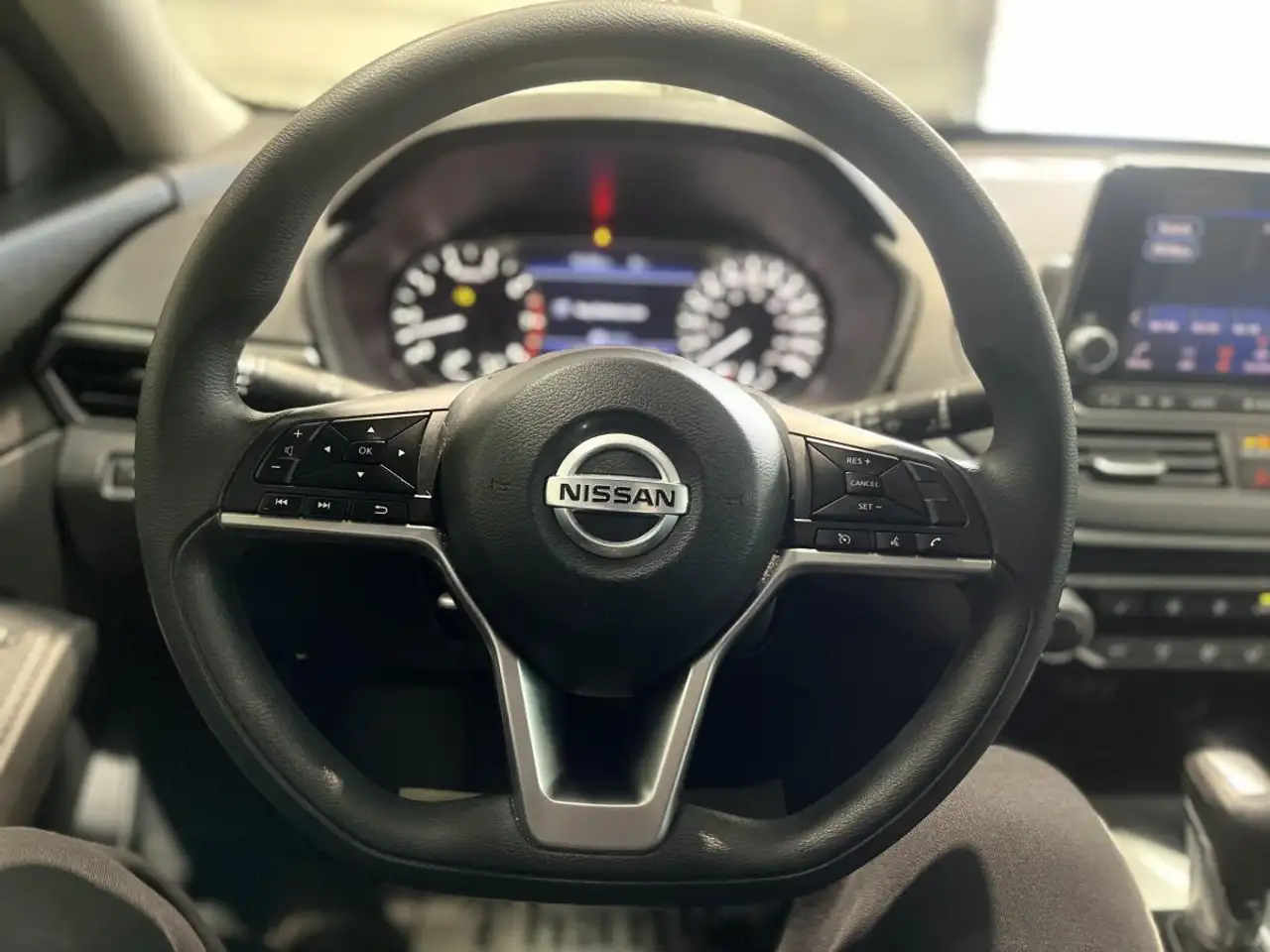 Nissan Altima снимка Nissan Altima