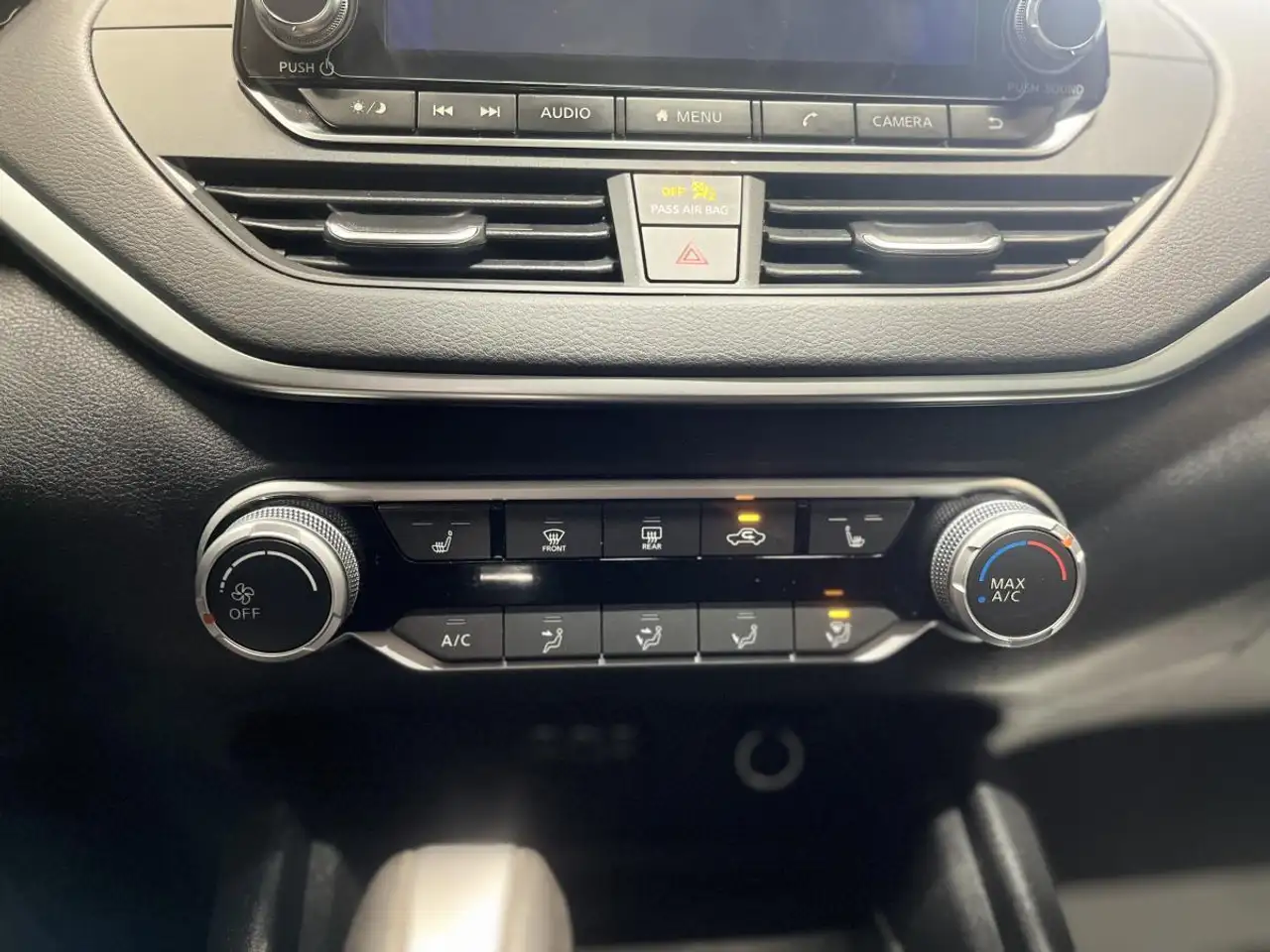 Nissan Altima снимка Nissan Altima