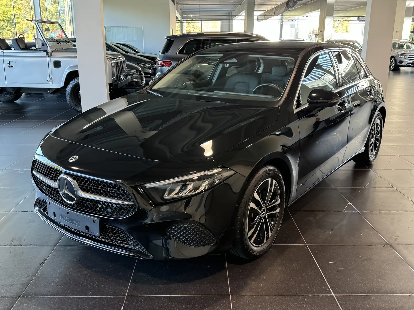 Mercedes-Benz A 180 Progressive Trekhaak, Led High Performance, Mbux, - 1