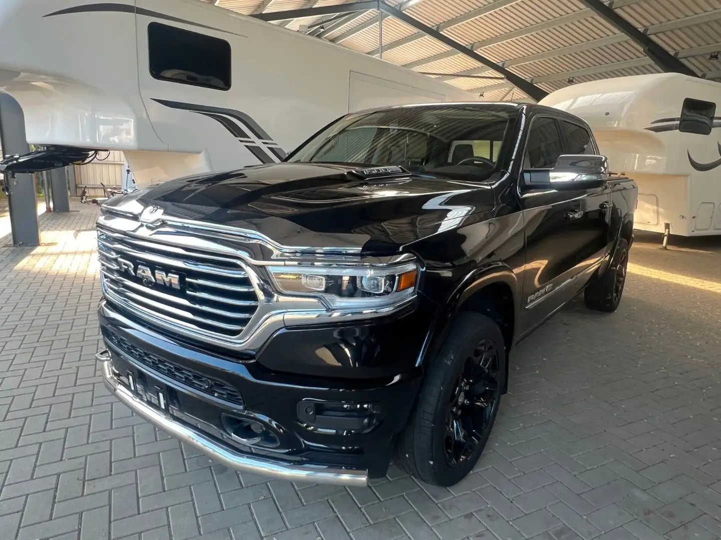 Dodge RAM Crew Cab Longhorn , Luft , LPG Schwarz - 1