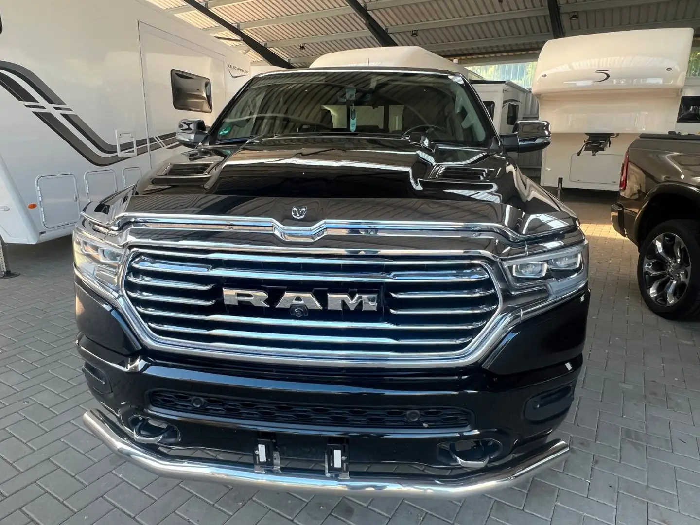 Dodge RAM Crew Cab Longhorn , Luft , LPG Schwarz - 2