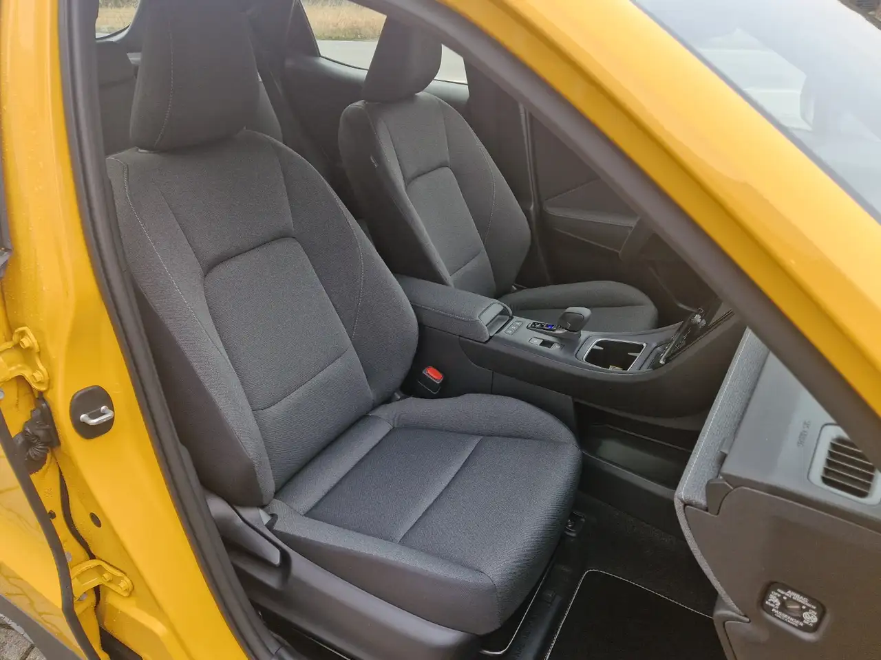 Lexus LBX 1.5 Hybrid Komfort Paket 9