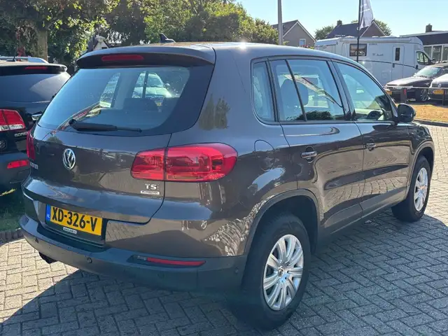 Volkswagen Tiguan view 5