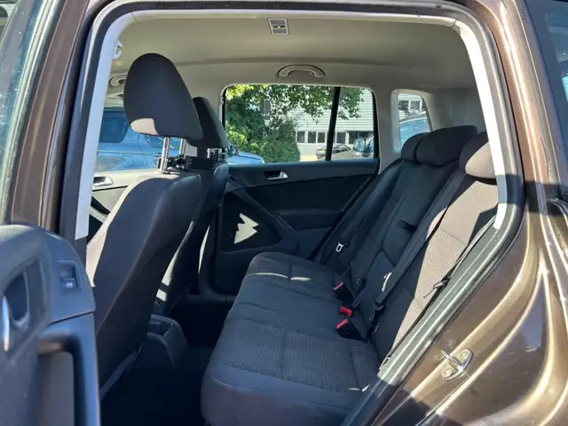 Volkswagen Tiguan view 11